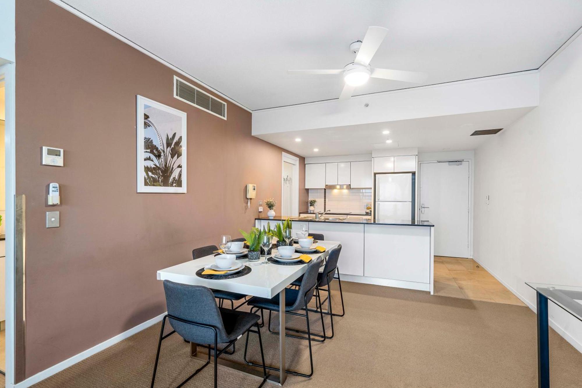 Sierra Grand Broadbeach - Self Contained & Privately Managed Apartments Gold Coast Dış mekan fotoğraf