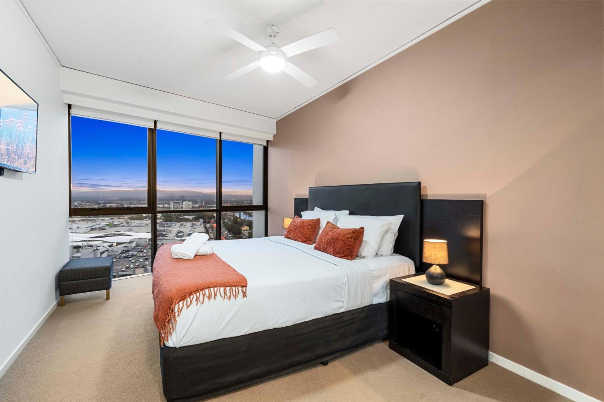 Sierra Grand Broadbeach - Self Contained & Privately Managed Apartments Gold Coast Dış mekan fotoğraf
