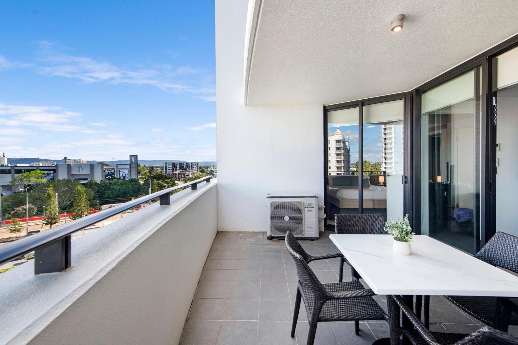 Sierra Grand Broadbeach - Self Contained & Privately Managed Apartments Gold Coast Dış mekan fotoğraf